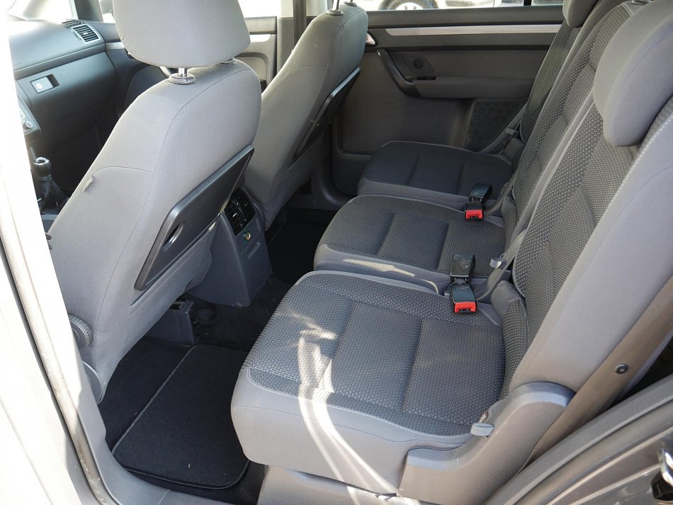 Volkswagen Touran 2.0 TDi 