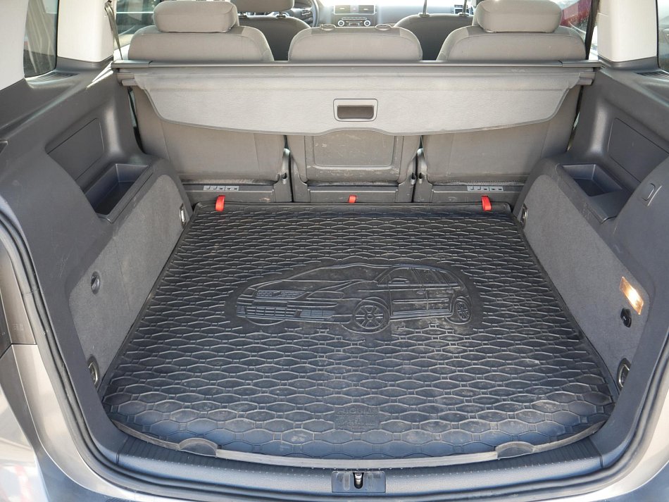 Volkswagen Touran 2.0 TDi 