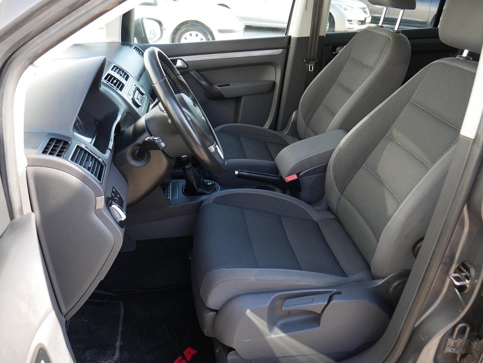 Volkswagen Touran 2.0 TDi 