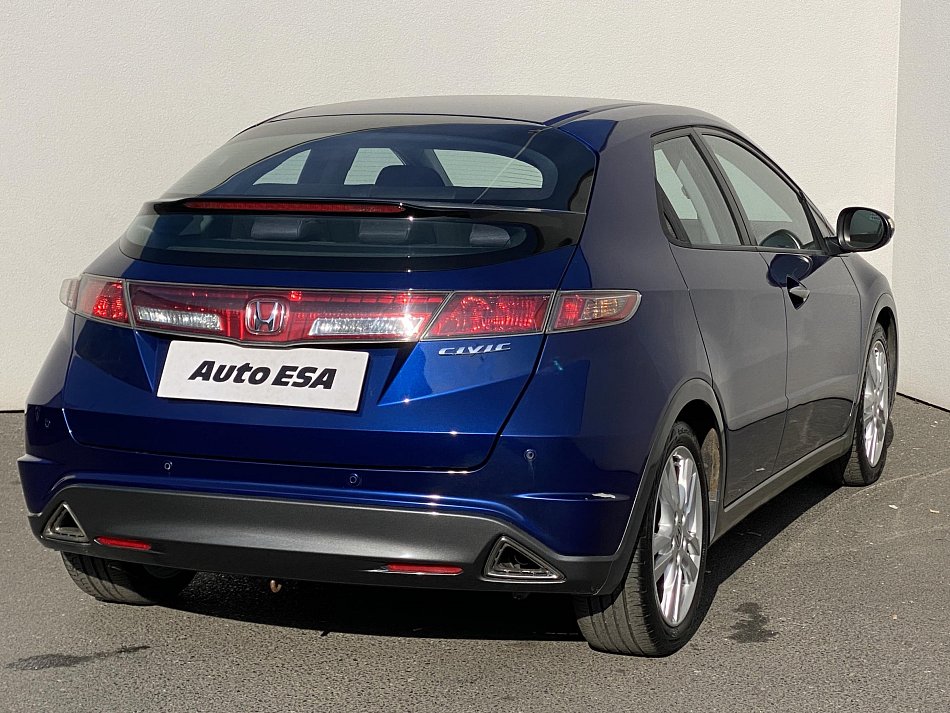 Honda Civic 1.8 i-VTEC Sport