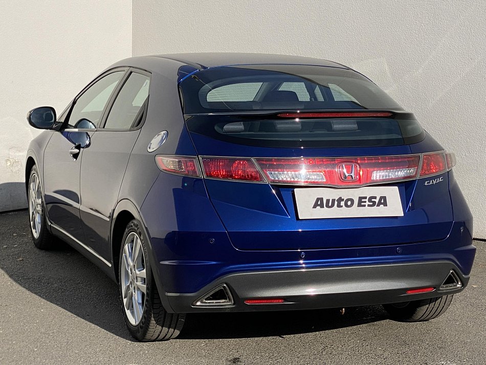Honda Civic 1.8 i-VTEC Sport