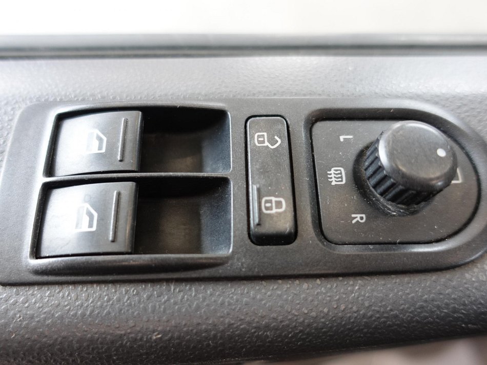 Volkswagen Transporter 2.0TDi  L2 5míst