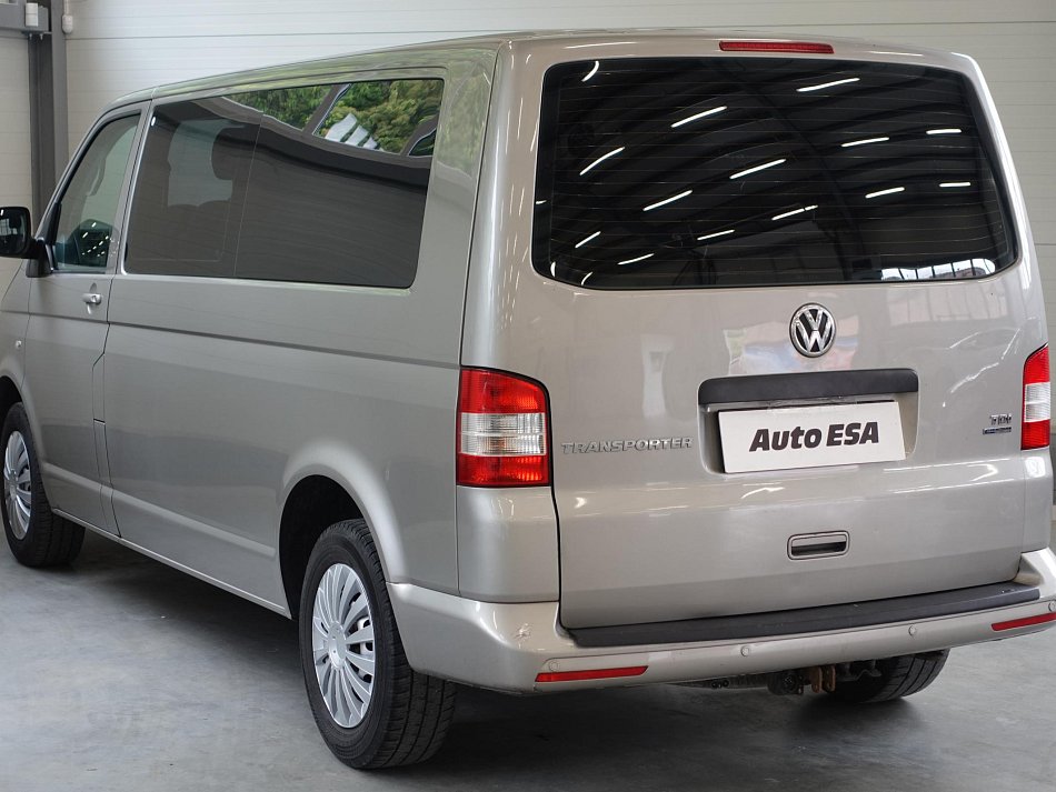 Volkswagen Transporter 2.0TDi  L2 5míst