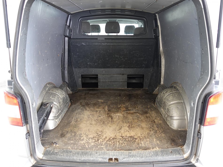 Volkswagen Transporter 2.0TDi  L2 5míst