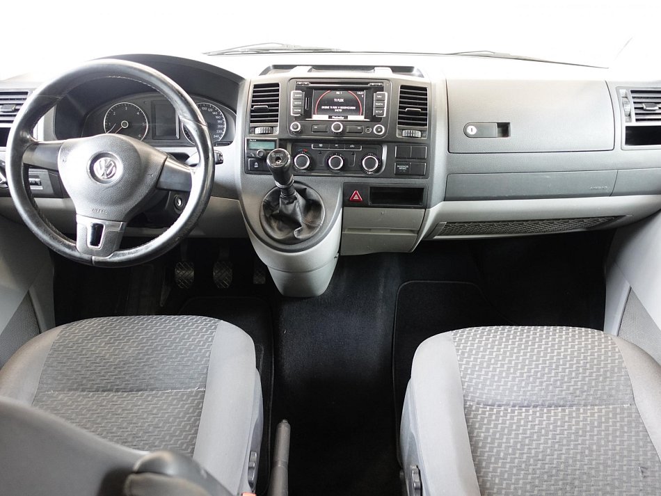 Volkswagen Transporter 2.0TDi  L2 5míst