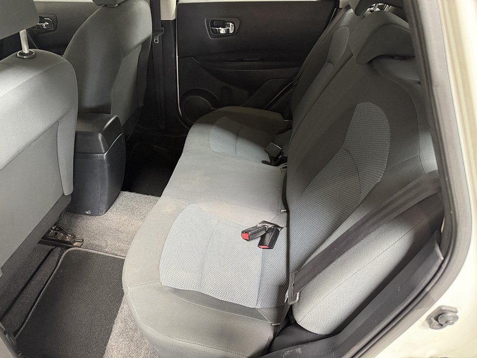 Nissan Qashqai 1.6i 
