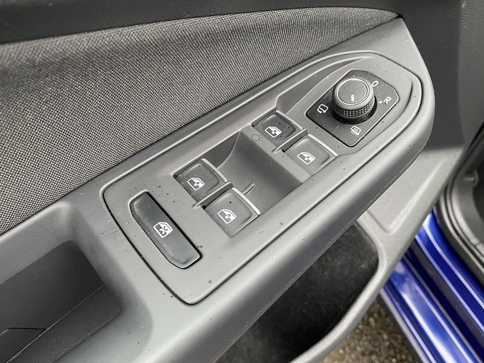 Volkswagen Golf 1.5 e-TSi Style