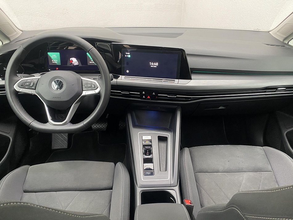 Volkswagen Golf 1.5 e-TSi Style