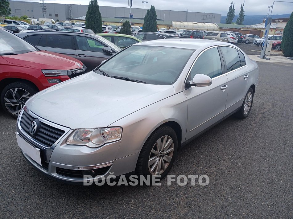 Volkswagen Passat 1.6 FSi 