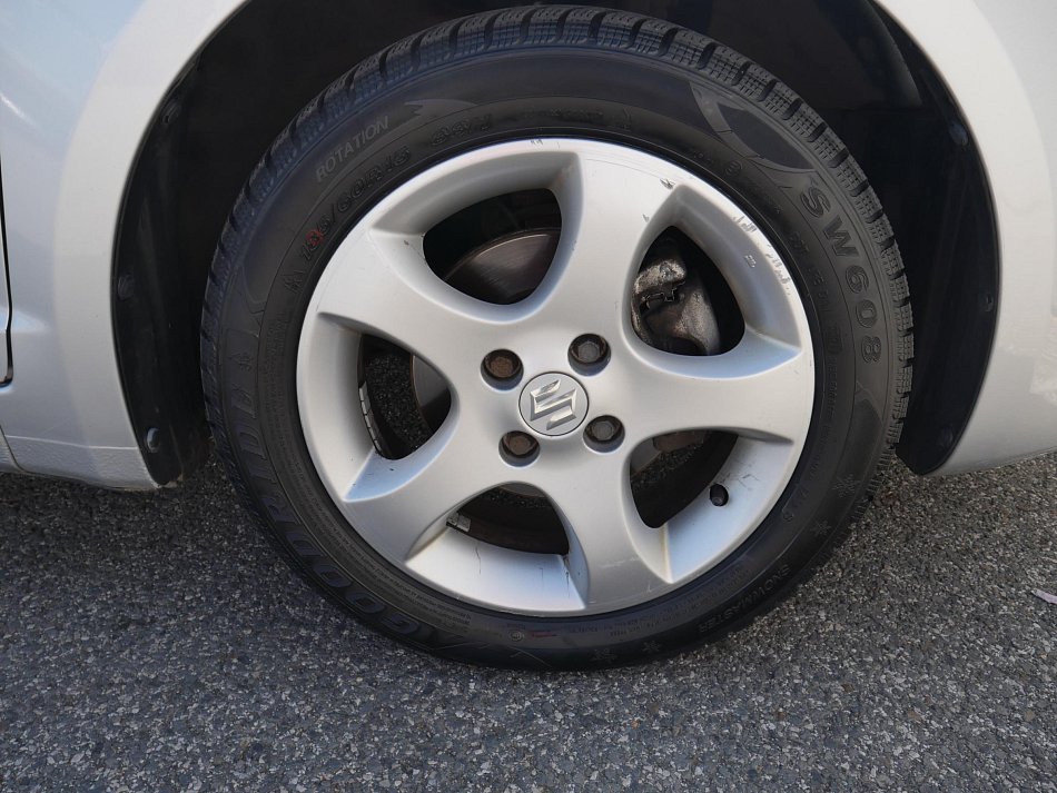 Suzuki Swift 1.3i 