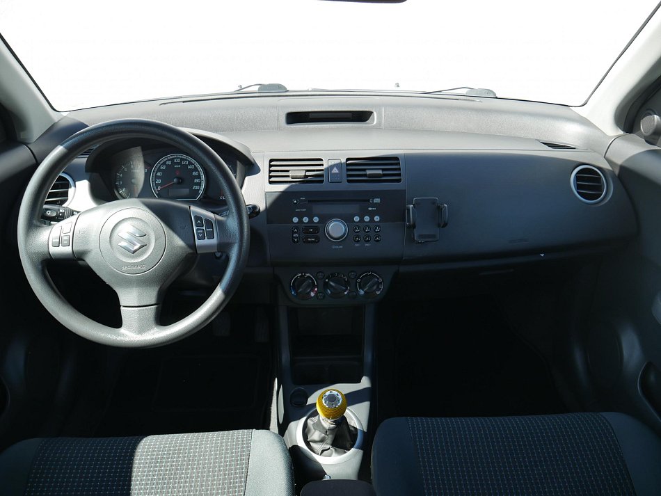 Suzuki Swift 1.3i 