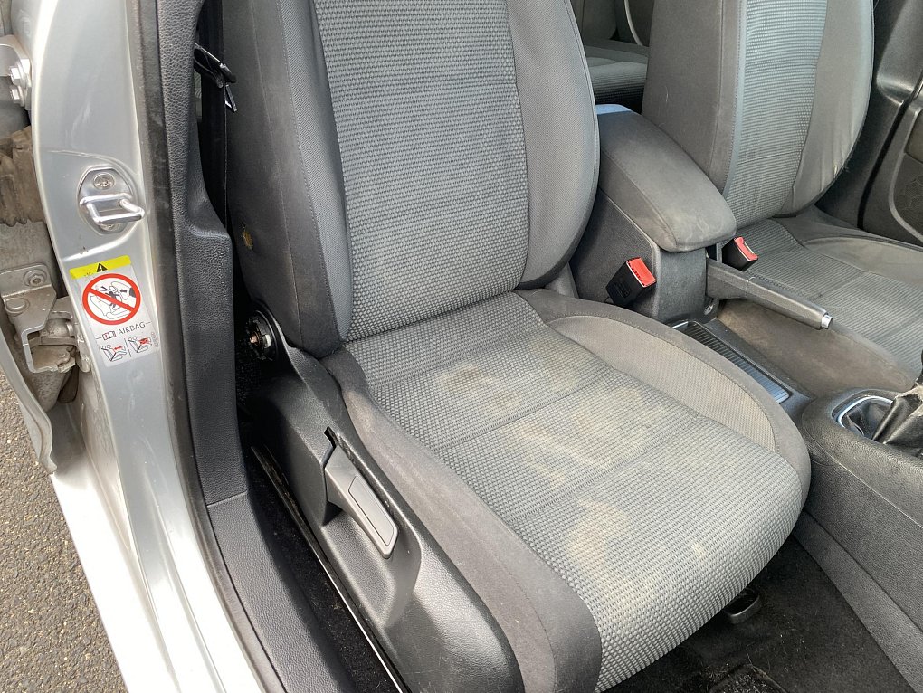 Volkswagen Golf 1.6 TDi 