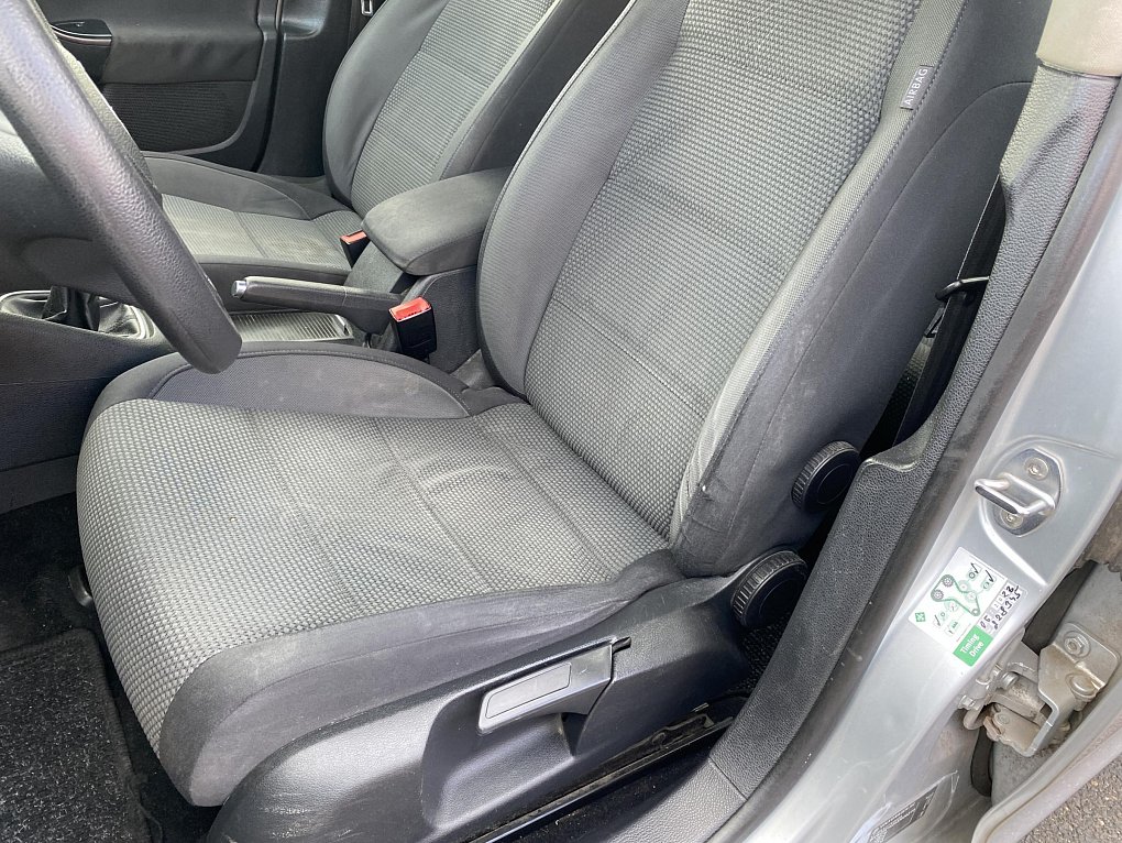 Volkswagen Golf 1.6 TDi 