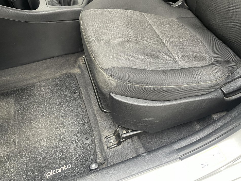 Kia Picanto 1.0i 