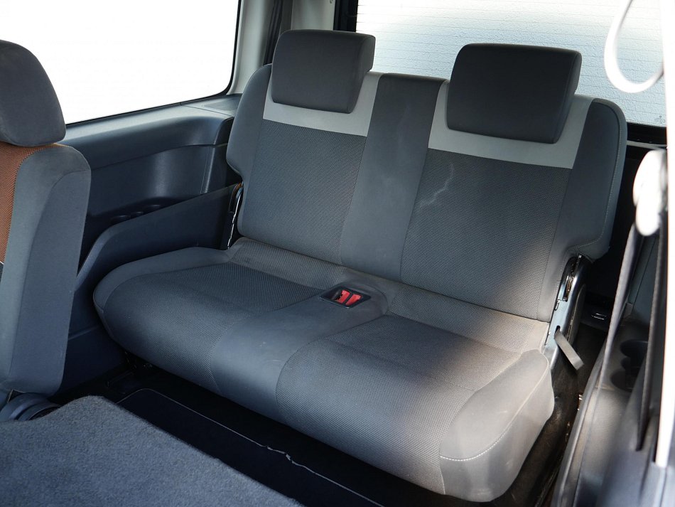 Volkswagen Caddy 2.0TDi  MAXi 7míst