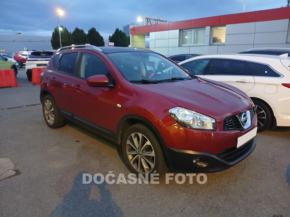 Nissan Qashqai 2.0i  4x4, LPG
