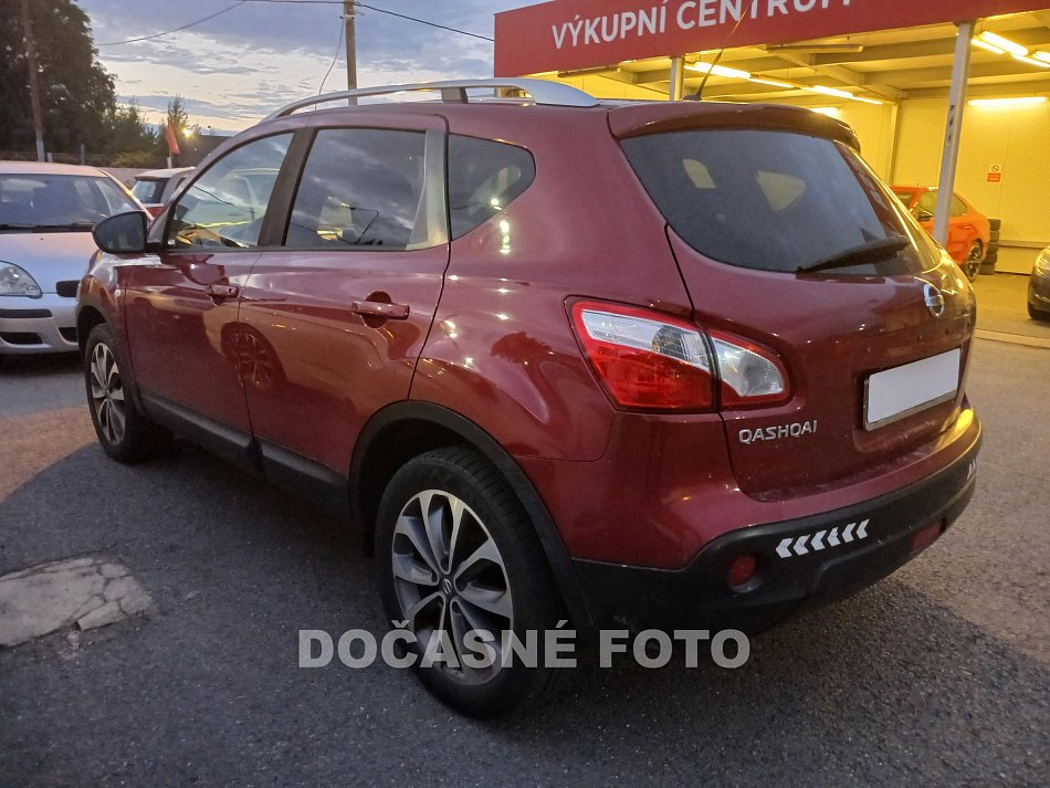Nissan Qashqai 2.0i  4x4, LPG