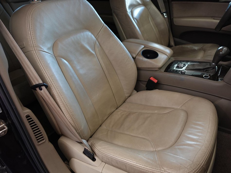 Audi Q7 3.0TDi  Quattro