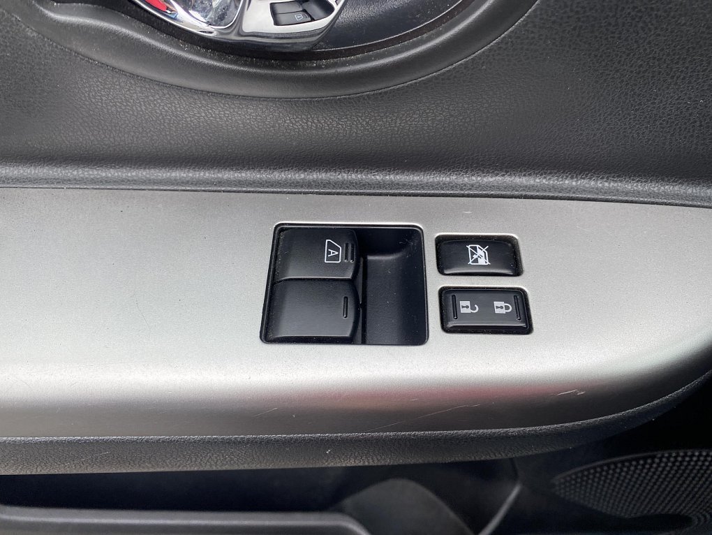 Nissan Micra 1.2i 