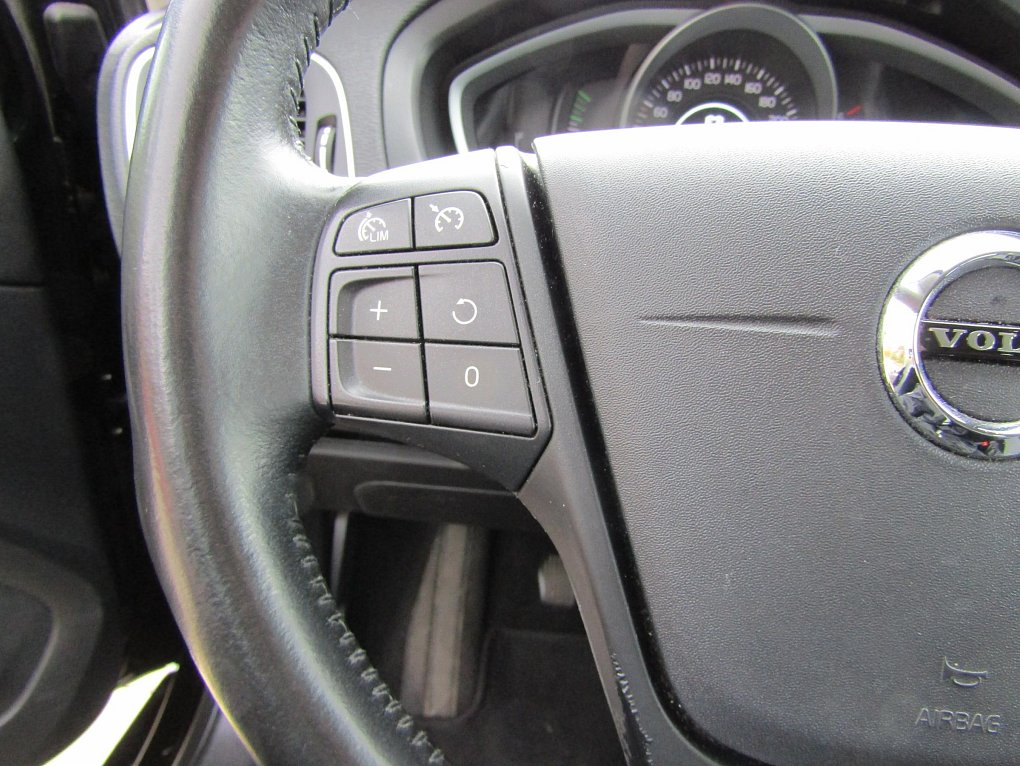 Volvo V40 2.0D 