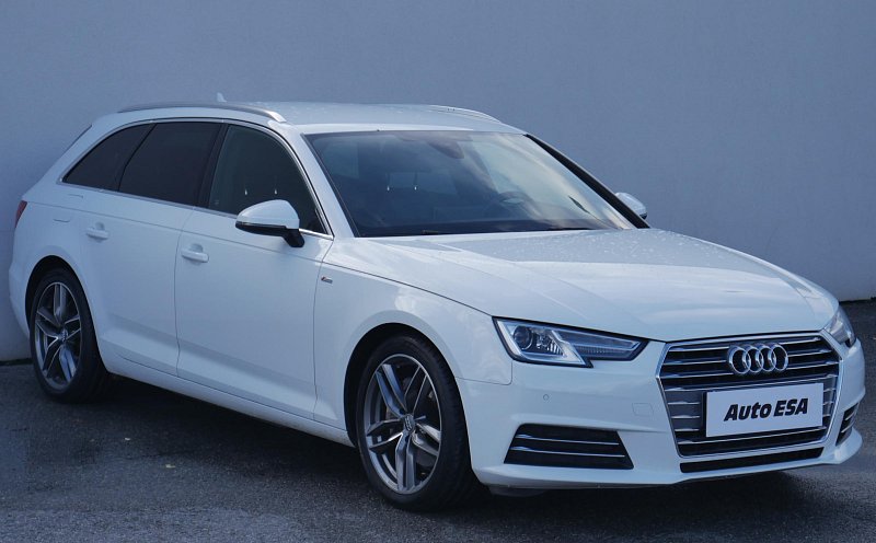Audi A4 2.0 TDi S-line Quattro