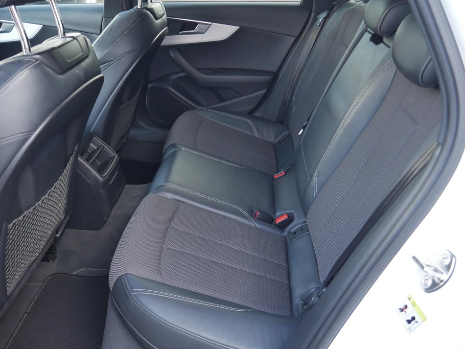 Audi A4 2.0 TDi S-line Quattro