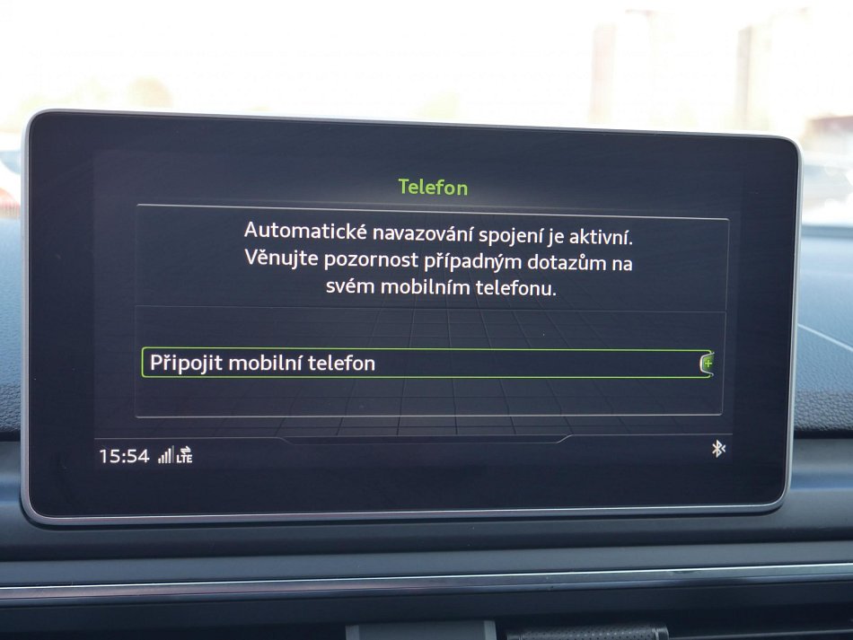 Audi A4 2.0 TDi S-line Quattro