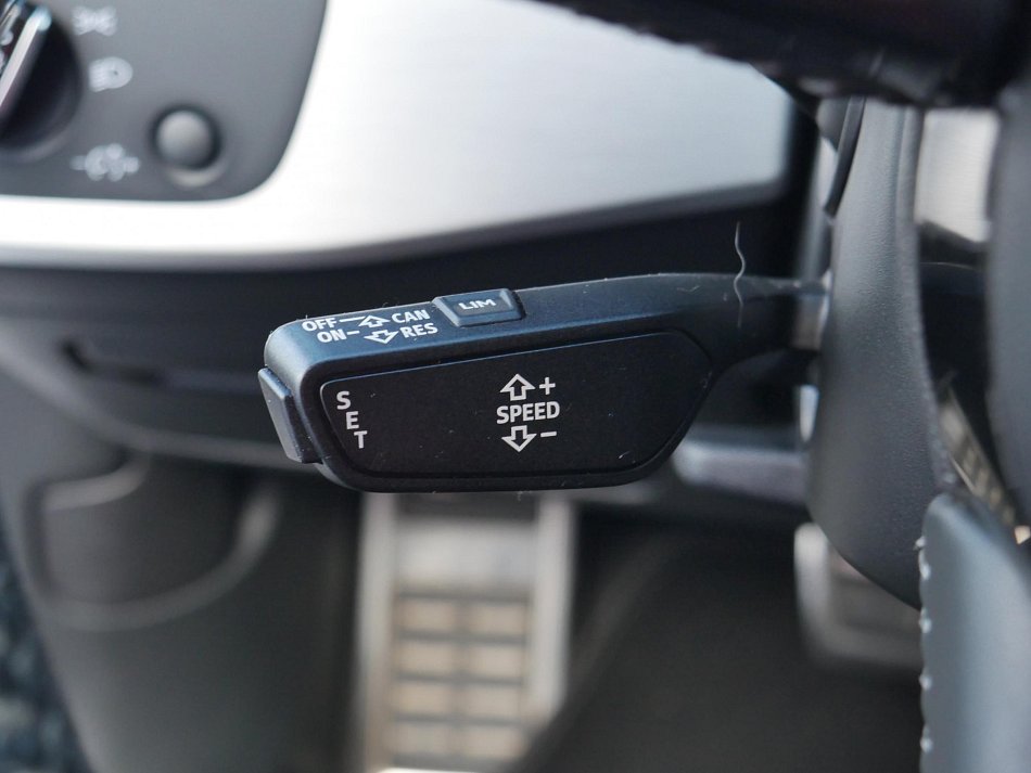 Audi A4 2.0 TDi S-line Quattro