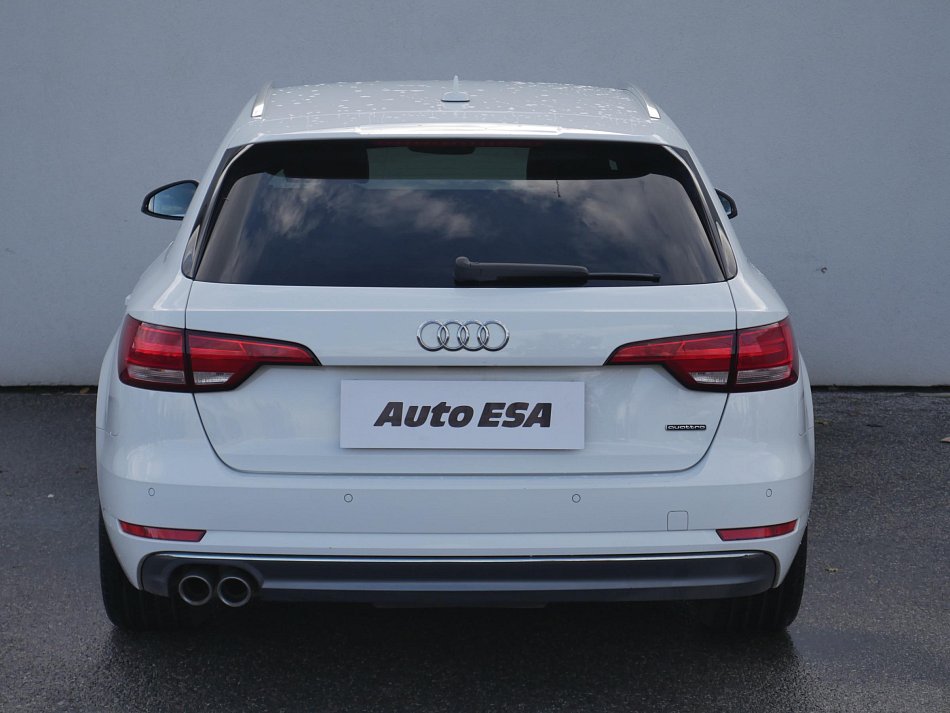 Audi A4 2.0 TDi S-line Quattro