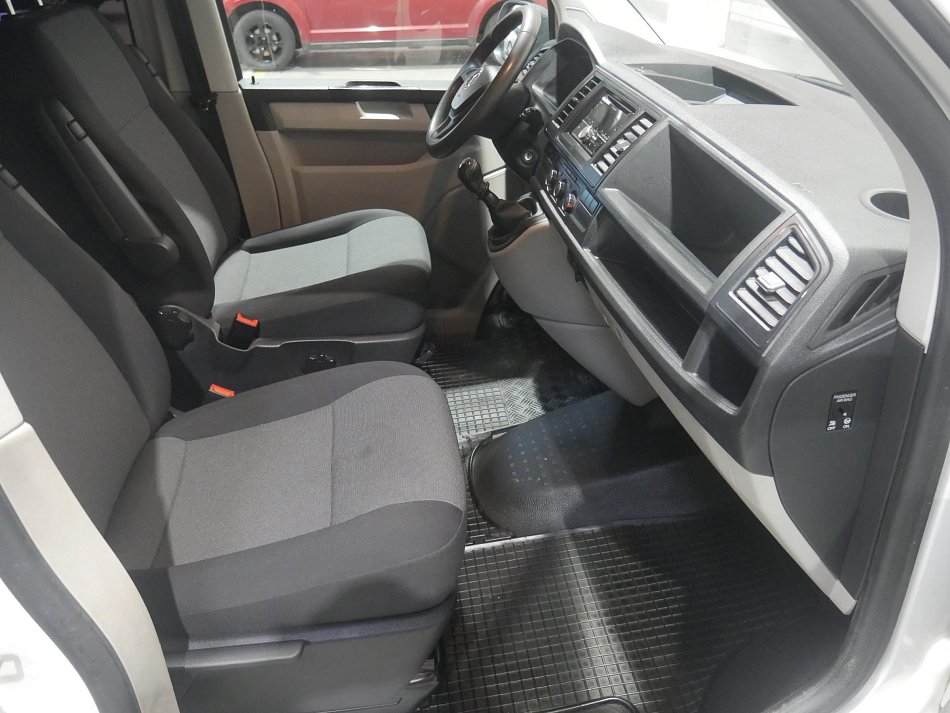 Volkswagen Transporter 2.0TDi  T6 L2 9míst