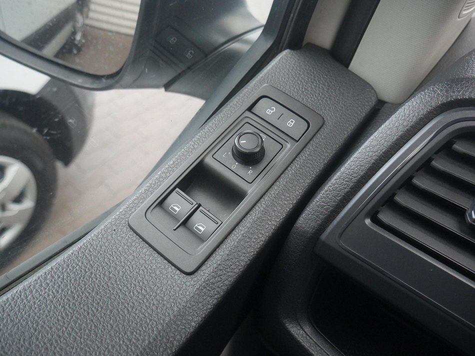 Volkswagen Transporter 2.0TDi  T6 L2 9míst