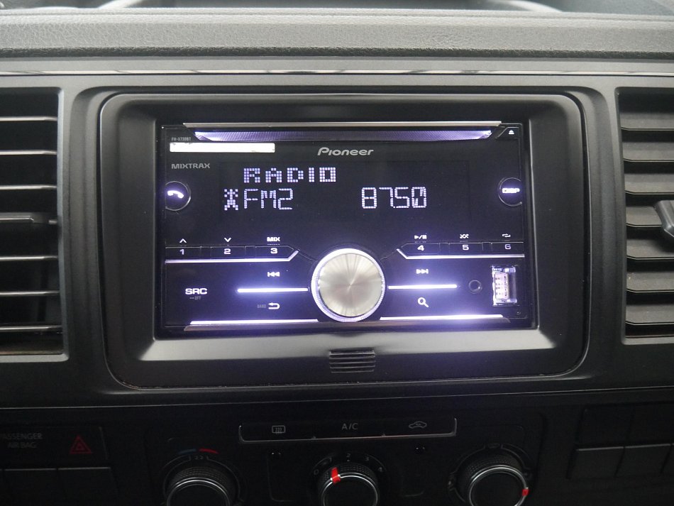 Volkswagen Transporter 2.0TDi  T6 L2 9míst