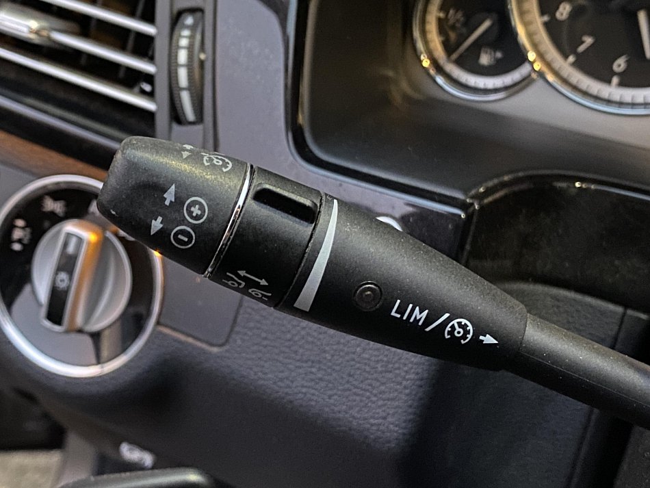 Mercedes-Benz Třída E 3.0 CDi Avantgarde E350, 4M