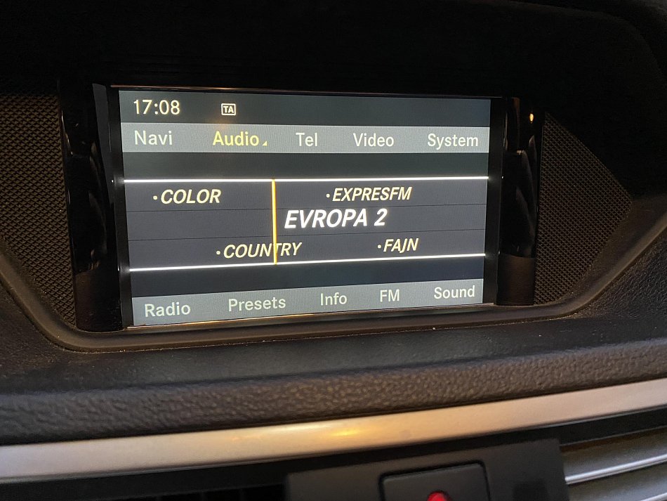 Mercedes-Benz Třída E 3.0 CDi Avantgarde E350, 4M