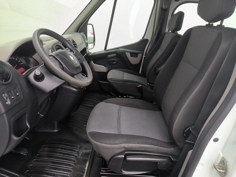 Renault Master 2.3dCi  L1H1 5míst