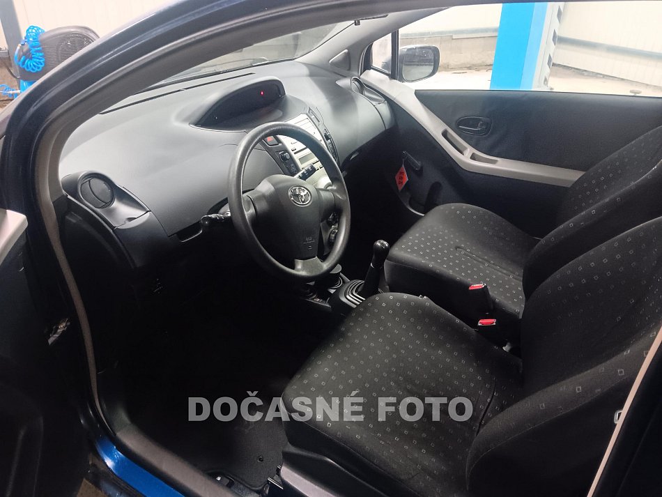 Toyota Yaris 1.0i 
