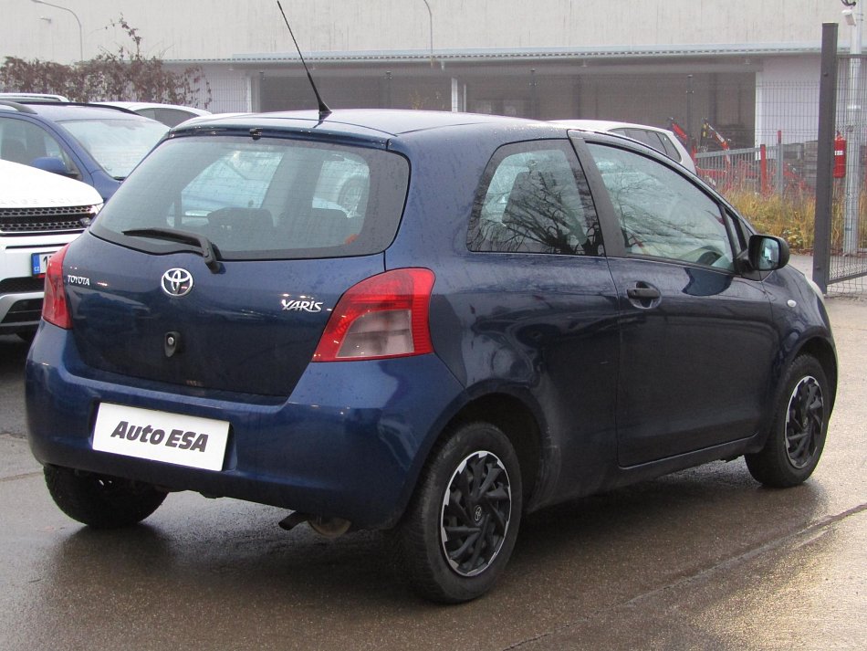 Toyota Yaris 1.0i 