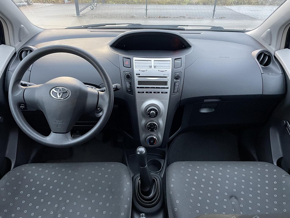 Toyota Yaris 1.0i 