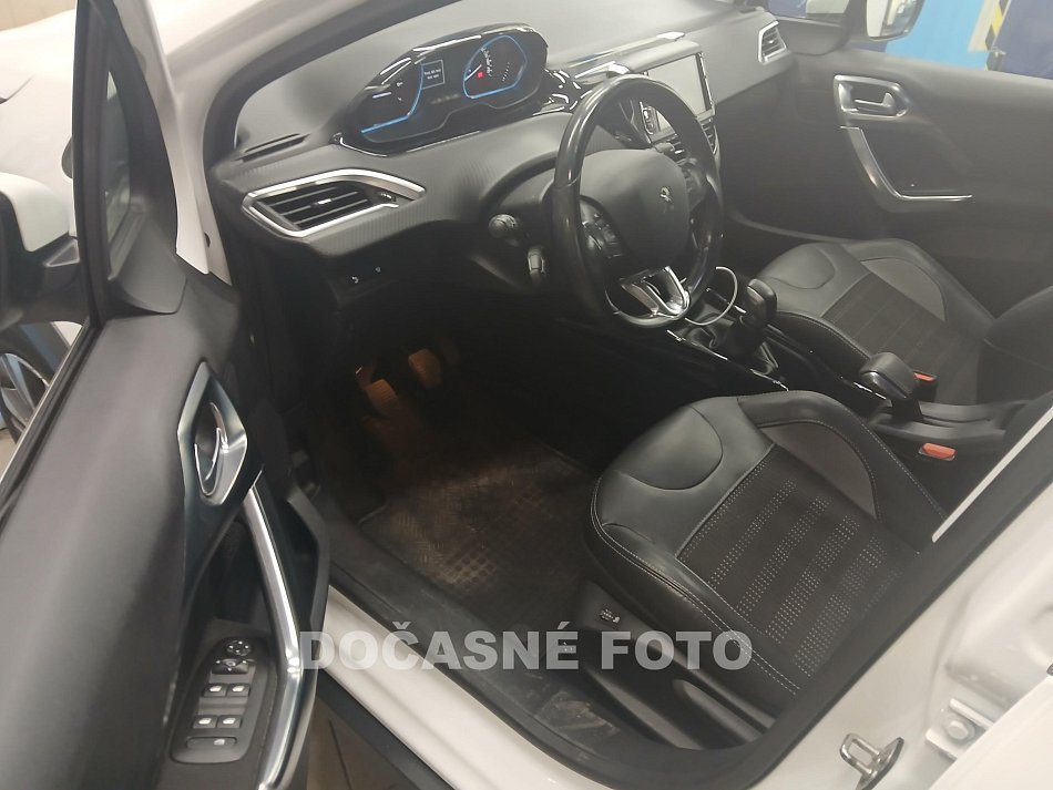 Peugeot 2008 1.2PT 