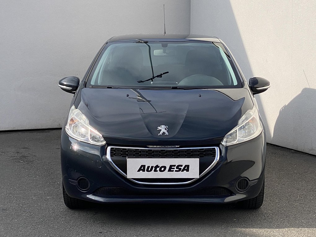 Peugeot 208 1.0 i 