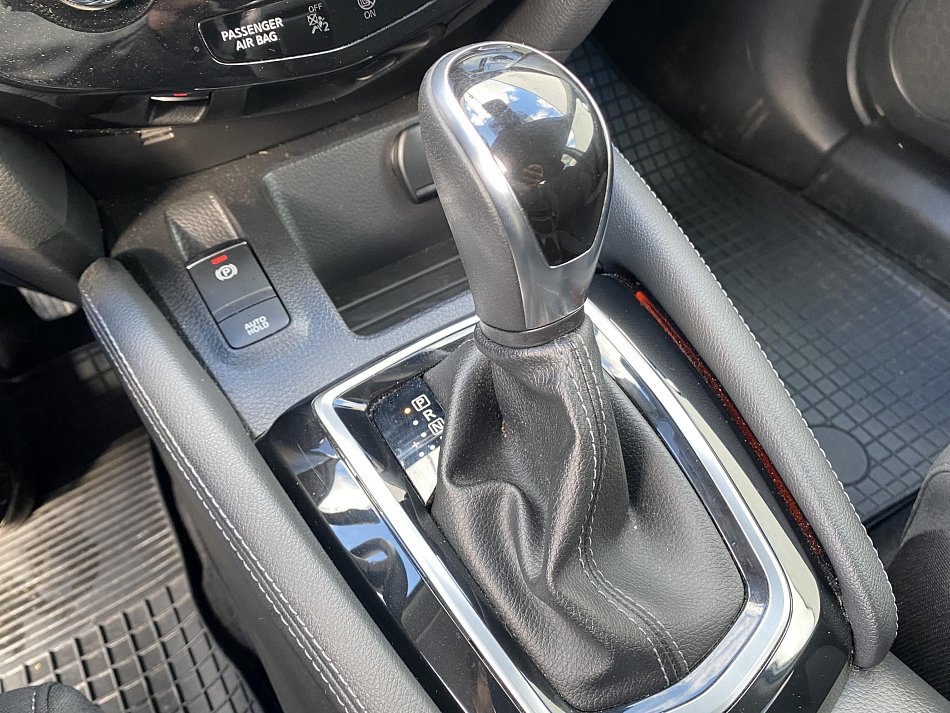 Nissan Qashqai 1.3 DiG-T N-Connecta