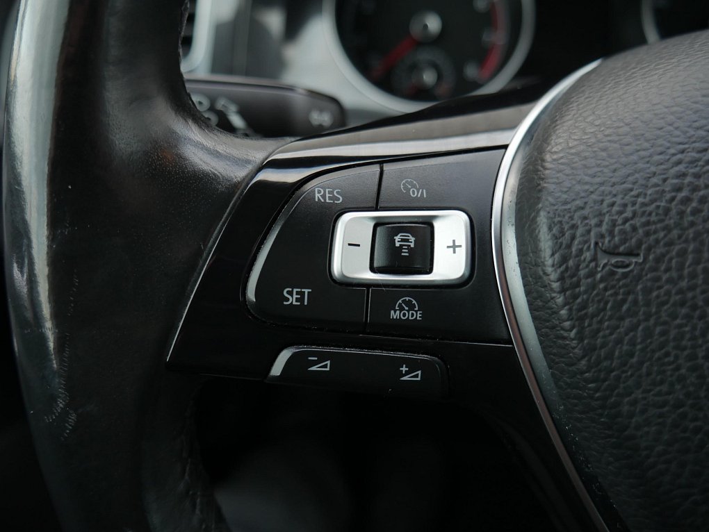 Volkswagen Golf 1.4 TSI 