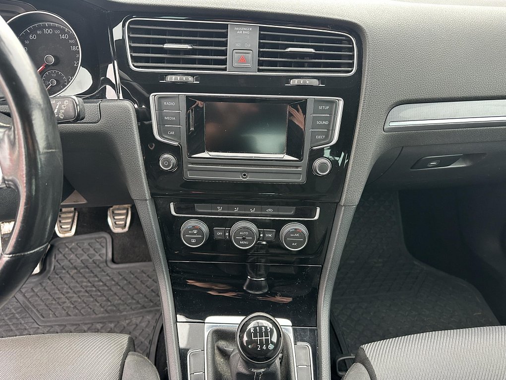 Volkswagen Golf 1.2TSI 