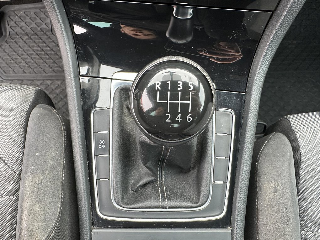 Volkswagen Golf 1.2TSI 