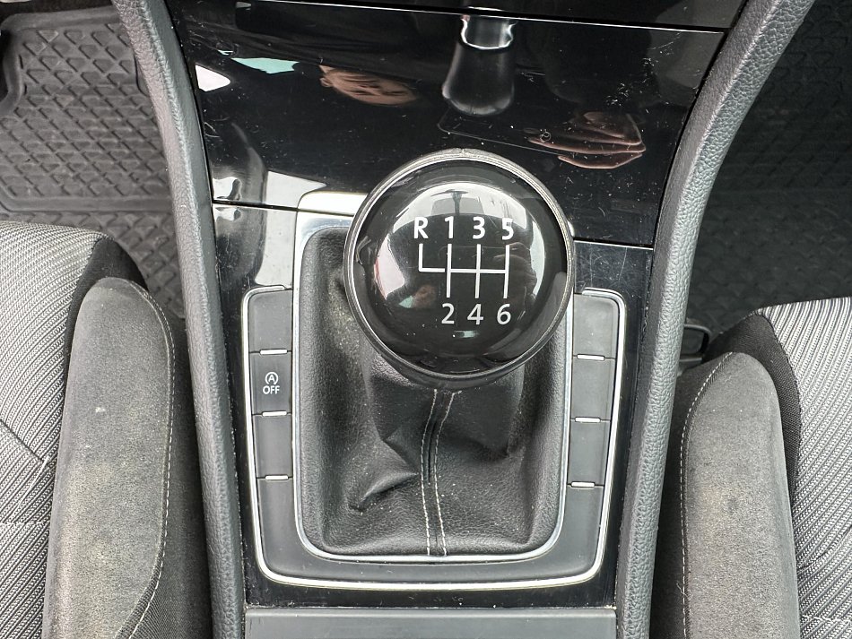 Volkswagen Golf 1.2TSI 