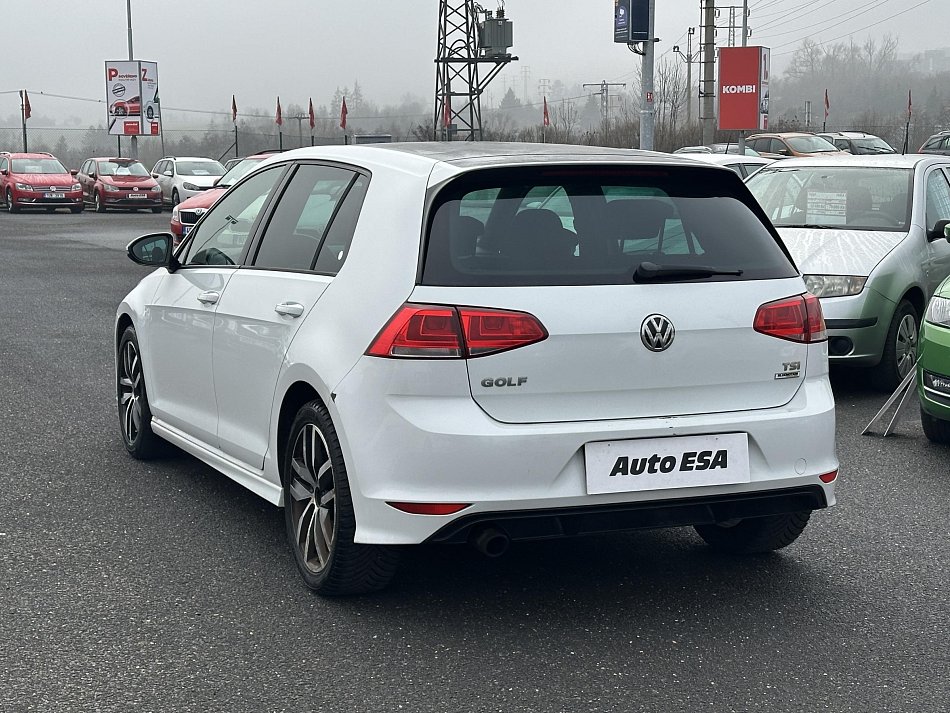 Volkswagen Golf 1.2TSI 