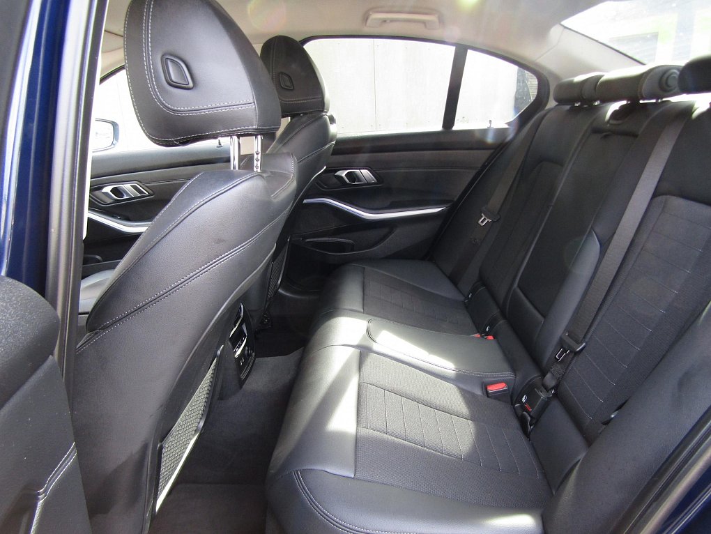 BMW Řada 3 2.0 D Sport Line 320d xDrive