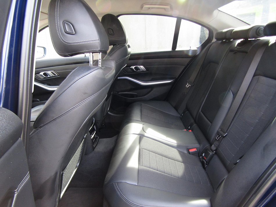 BMW Řada 3 2.0 D Sport Line 320d xDrive