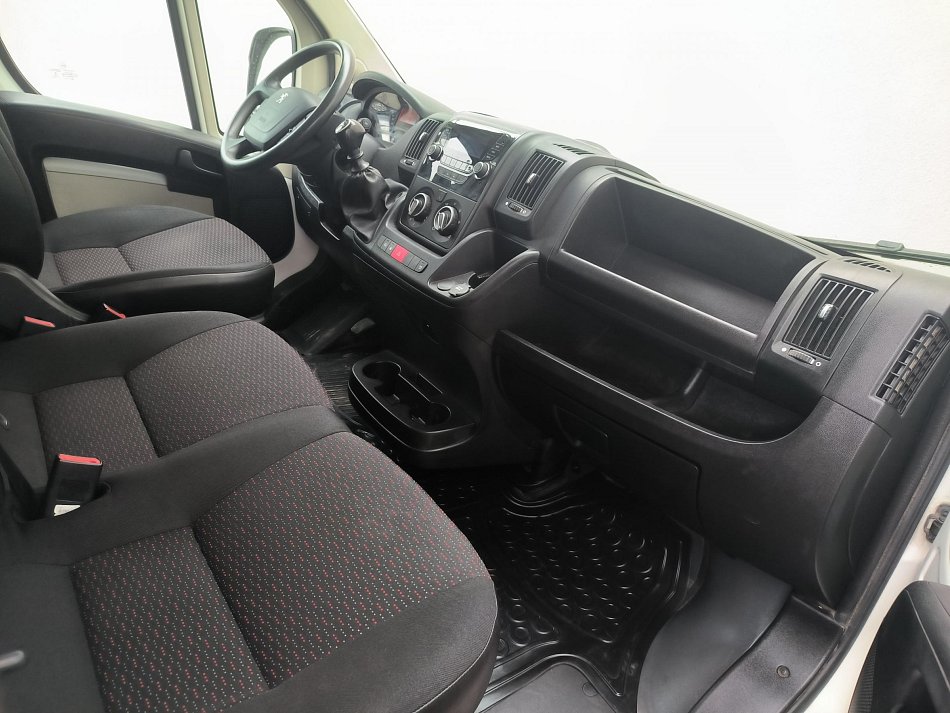 Peugeot Boxer 2.2HDi  L2H2 DÍLNA