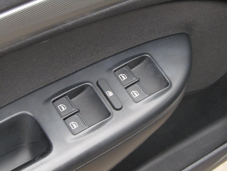 Škoda Octavia II 1.6FSi 